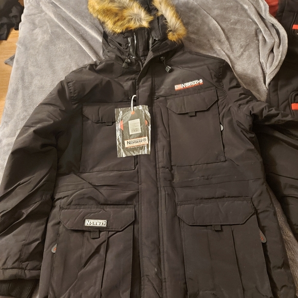 Winter jacket - Picture 2 of 2